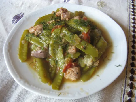 Uvařený pokrm na talíři
