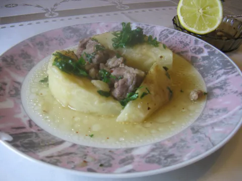 Celér s masíčkem na talíři