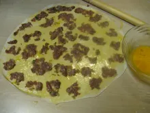 sázení masa do těsta