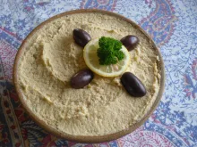 humus na talíři